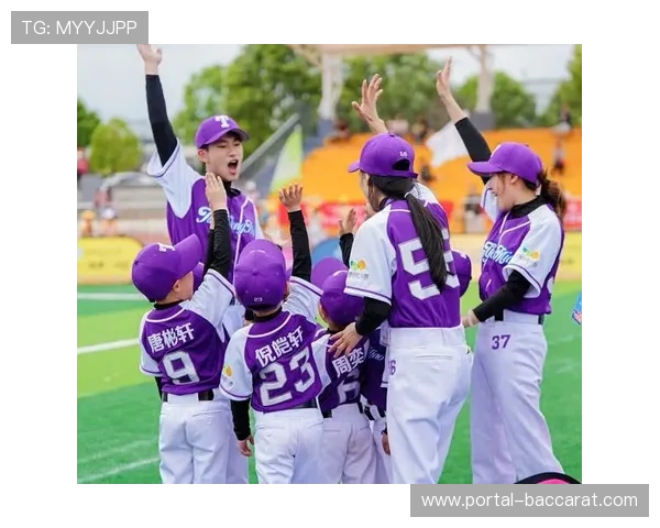 软式棒垒球成校园推广利器,中山夏令营吸引中小学生体验 软式棒垒球成校园推广利器,中山夏令营吸引中小学生体验